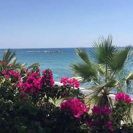 Cozy By The Sea Апартаменты *