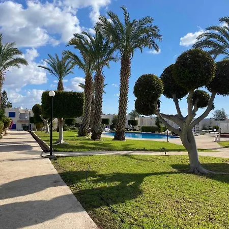 Cozy By The Sea Апартаменты Корал-Бэй