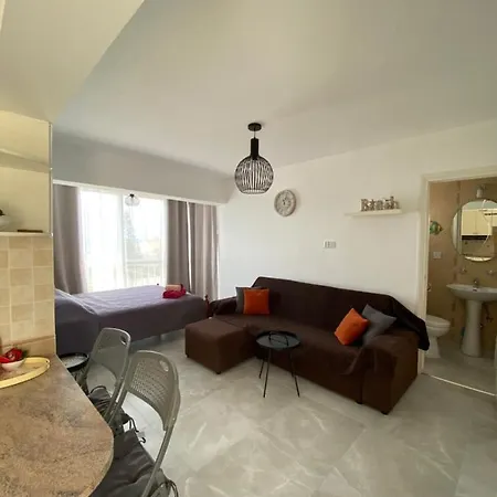 Апартаменты Cozy By The Sea *