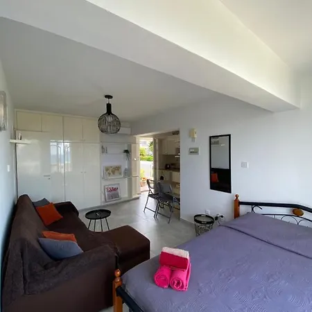 Cozy By The Sea Апартаменты Корал-Бэй