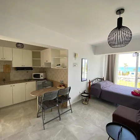 Cozy By The Sea Apartment